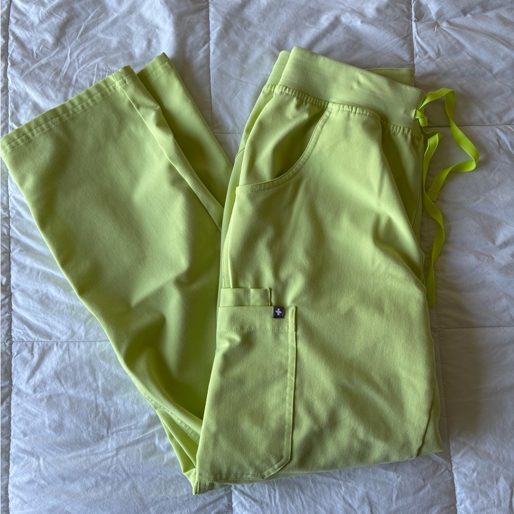Figs Kade Cargo scrub pants